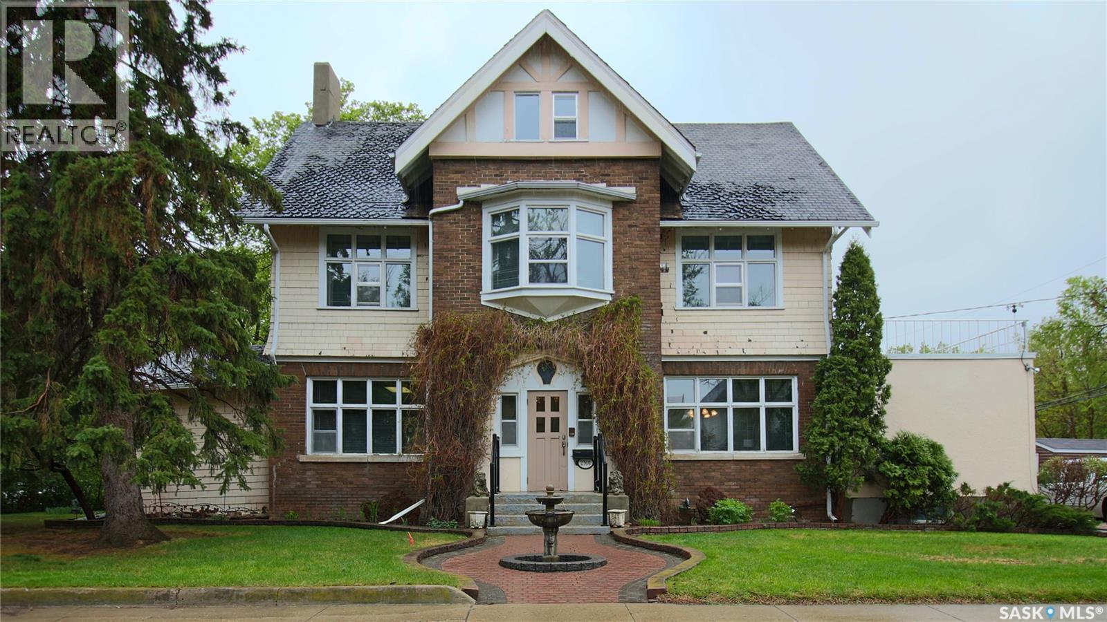 2301 15Th Avenue, Regina, SK
