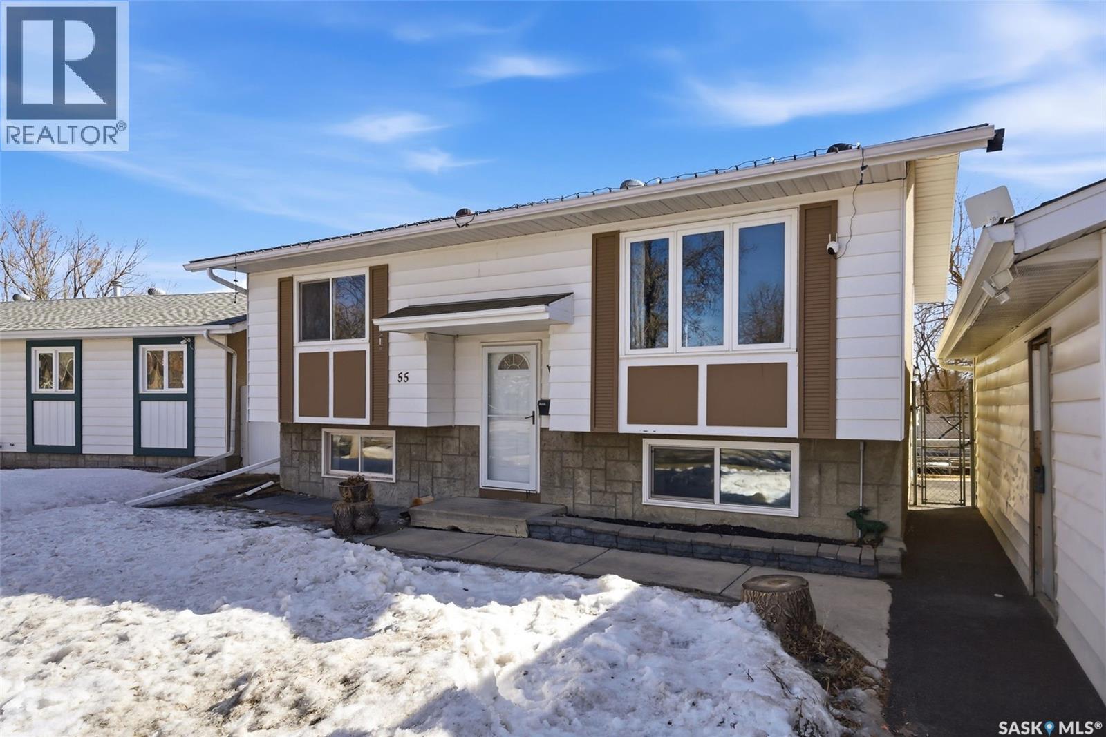 55 Schneider Crescent, Regina, SK - Outdoor