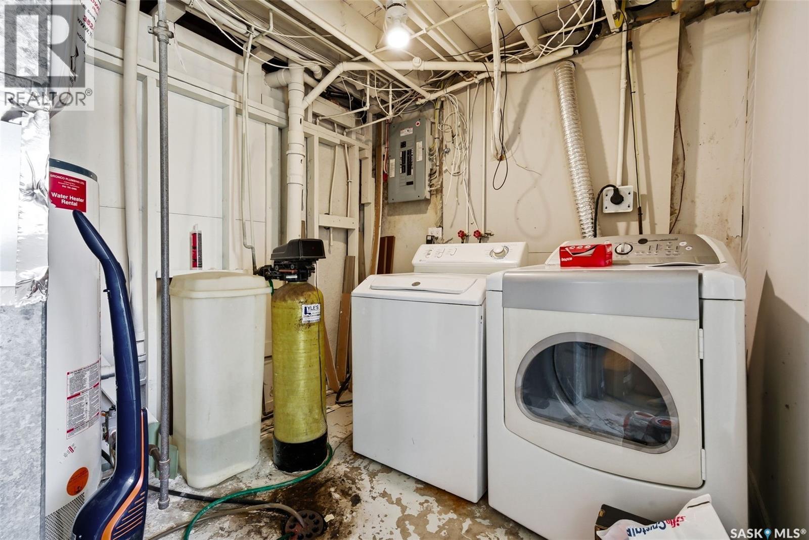 55 Schneider Crescent, Regina, SK - Indoor Photo Showing Laundry Room