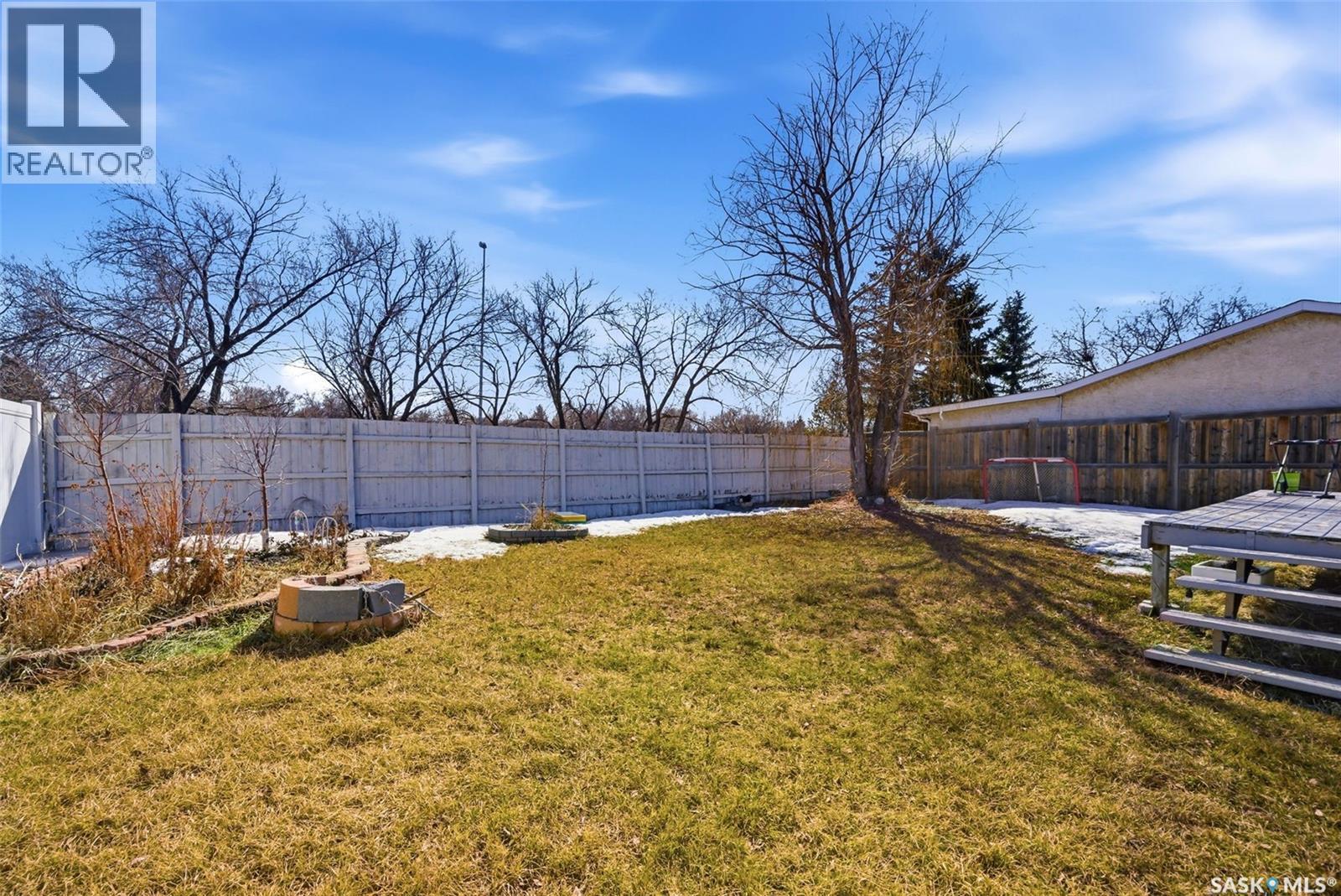 55 Schneider Crescent, Regina, SK - Outdoor
