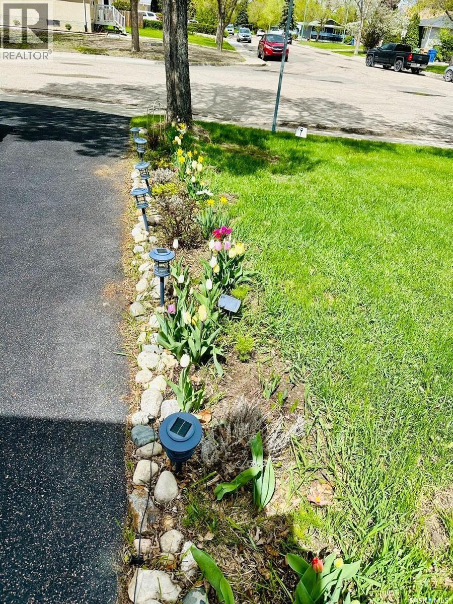 55 Schneider Crescent, Regina, SK - Outdoor