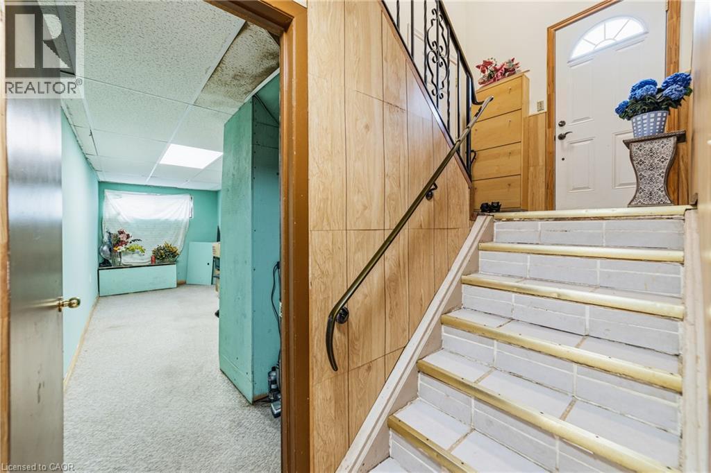 222 Greencedar Drive, Hamilton, ON - Indoor Photo Showing Other Room