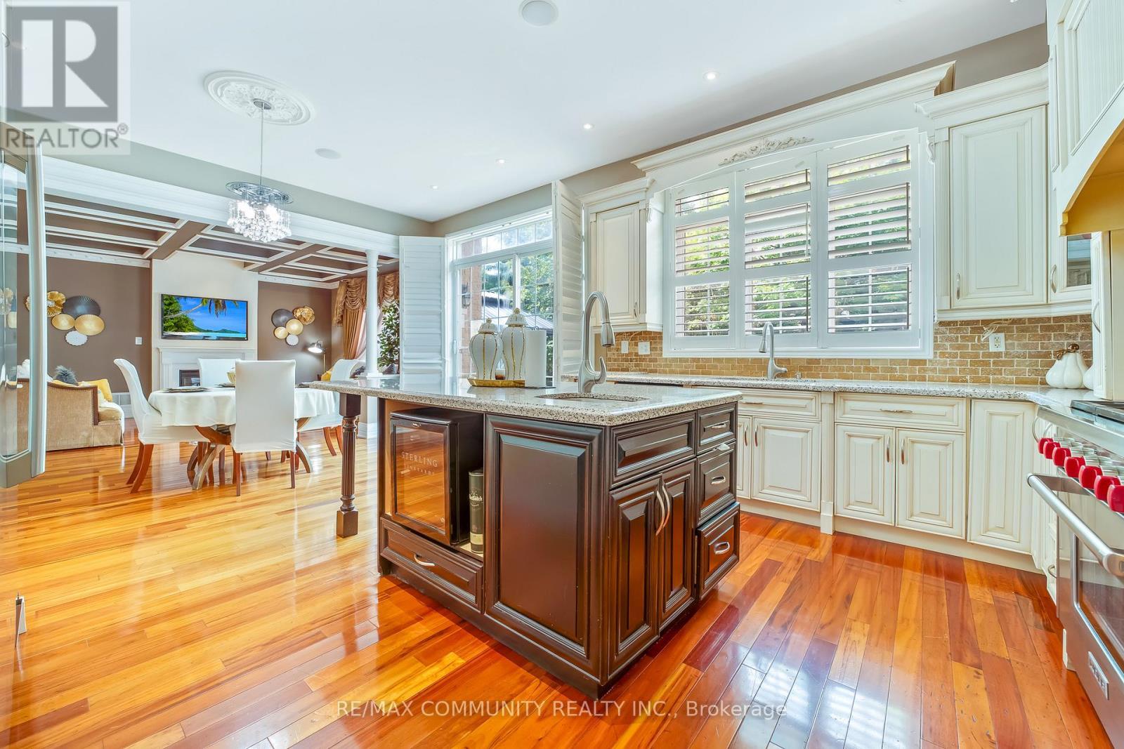 2 Dolby Crescent, Ajax, ON - Indoor Photo Showing Kitchen