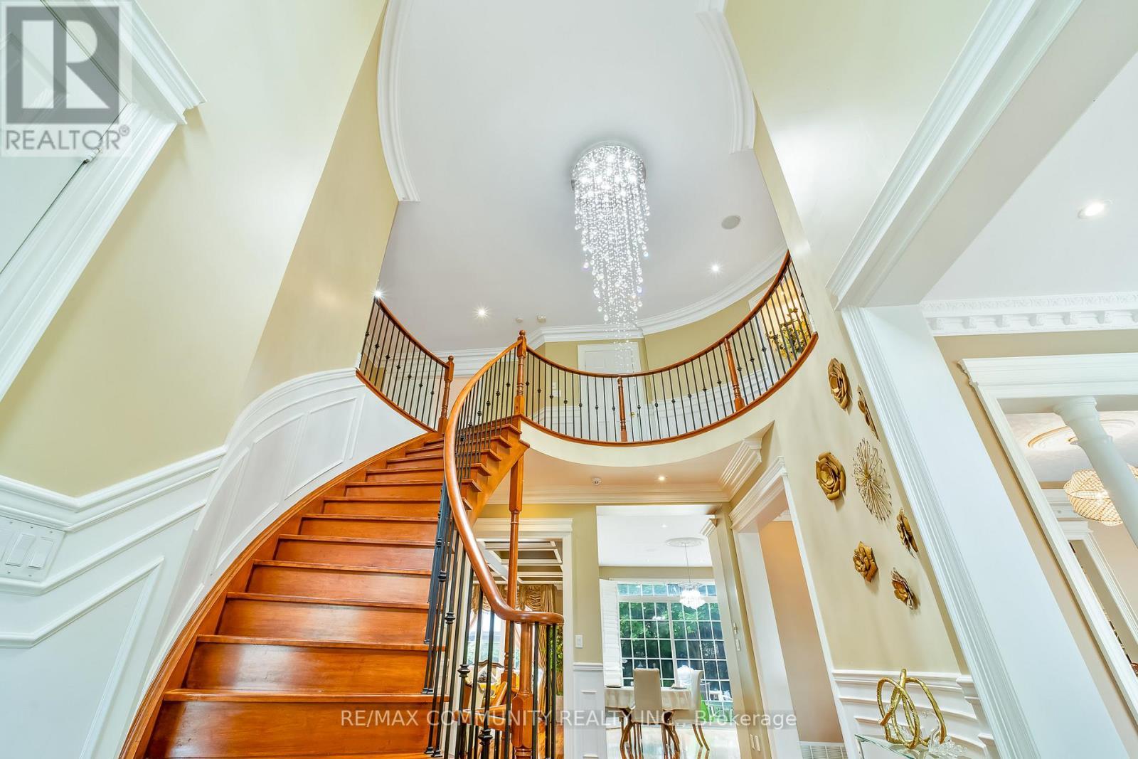 2 Dolby Crescent, Ajax, ON - Indoor Photo Showing Other Room