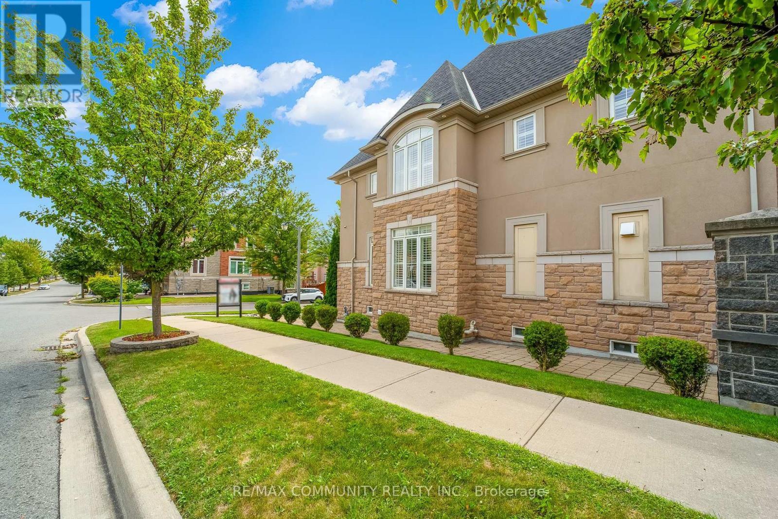 2 Dolby Crescent, Ajax, ON - Outdoor