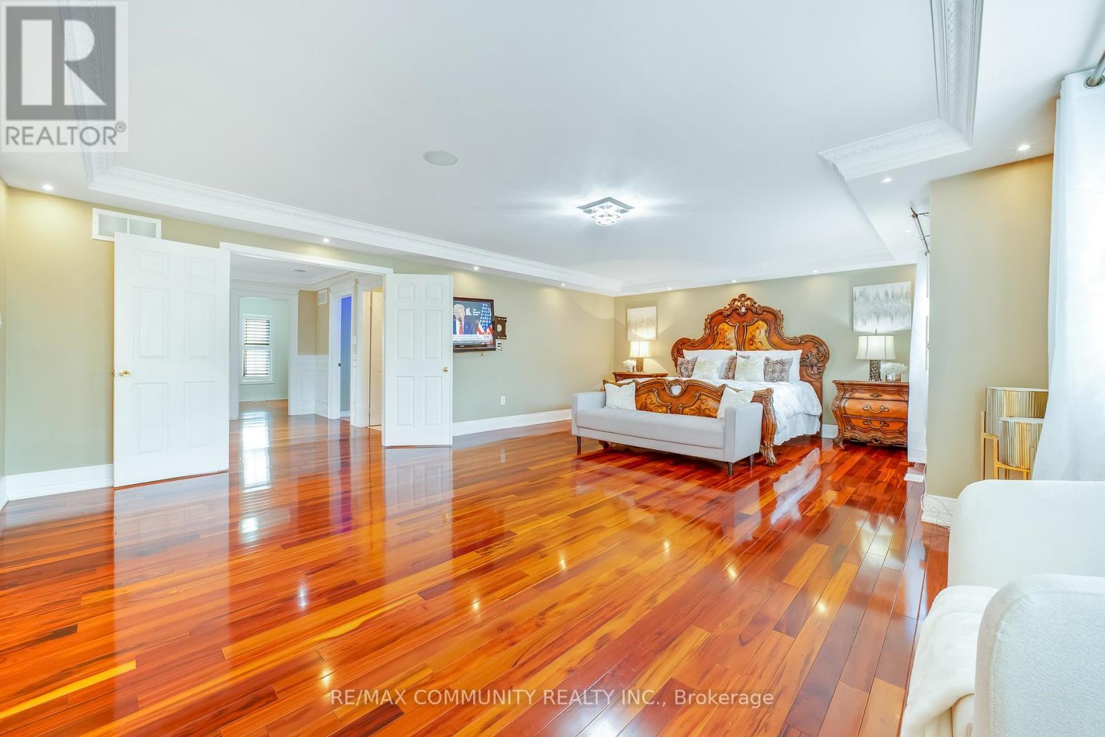 2 Dolby Crescent, Ajax, ON - Indoor