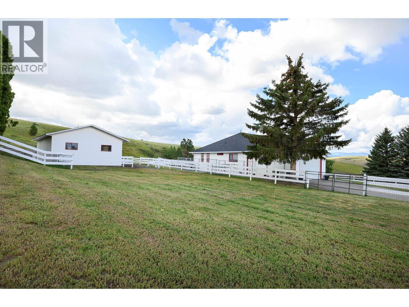 2740 Simms Place, Kamloops, BC - Outdoor