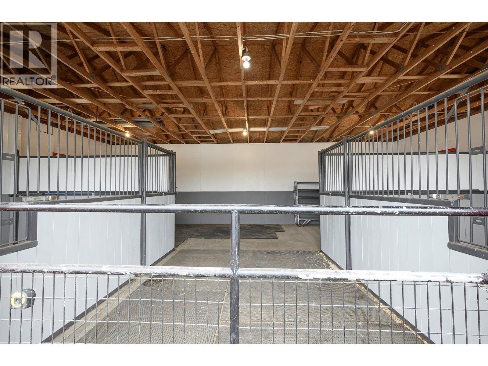2740 Simms Place, Kamloops, BC - Indoor