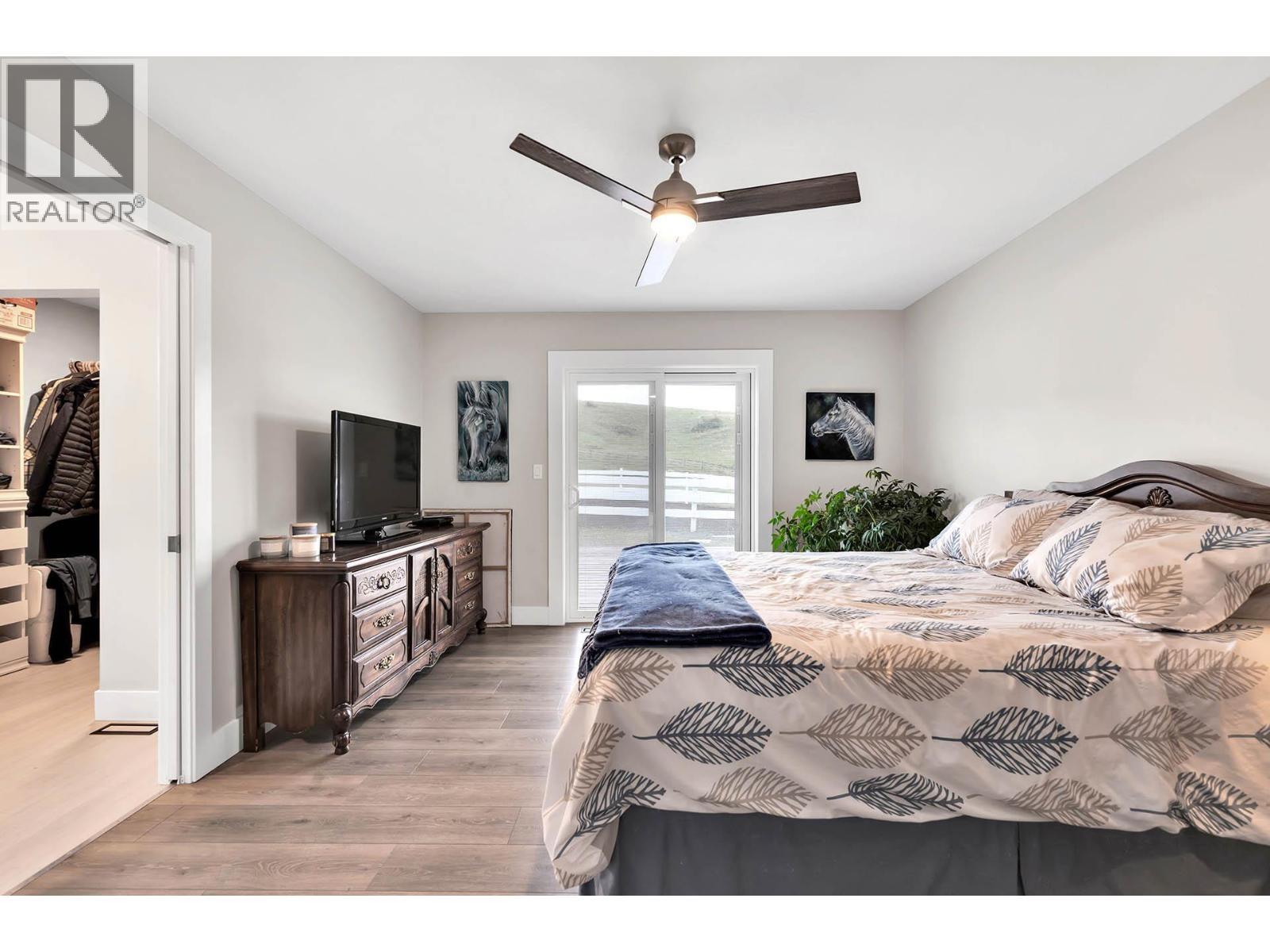2740 Simms Place, Kamloops, BC - Indoor Photo Showing Bedroom