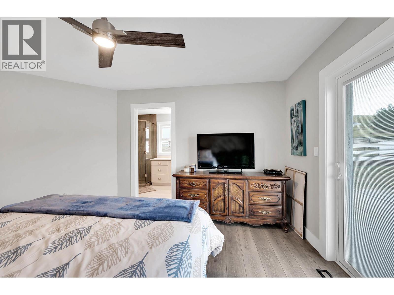 2740 Simms Place, Kamloops, BC - Indoor Photo Showing Bedroom