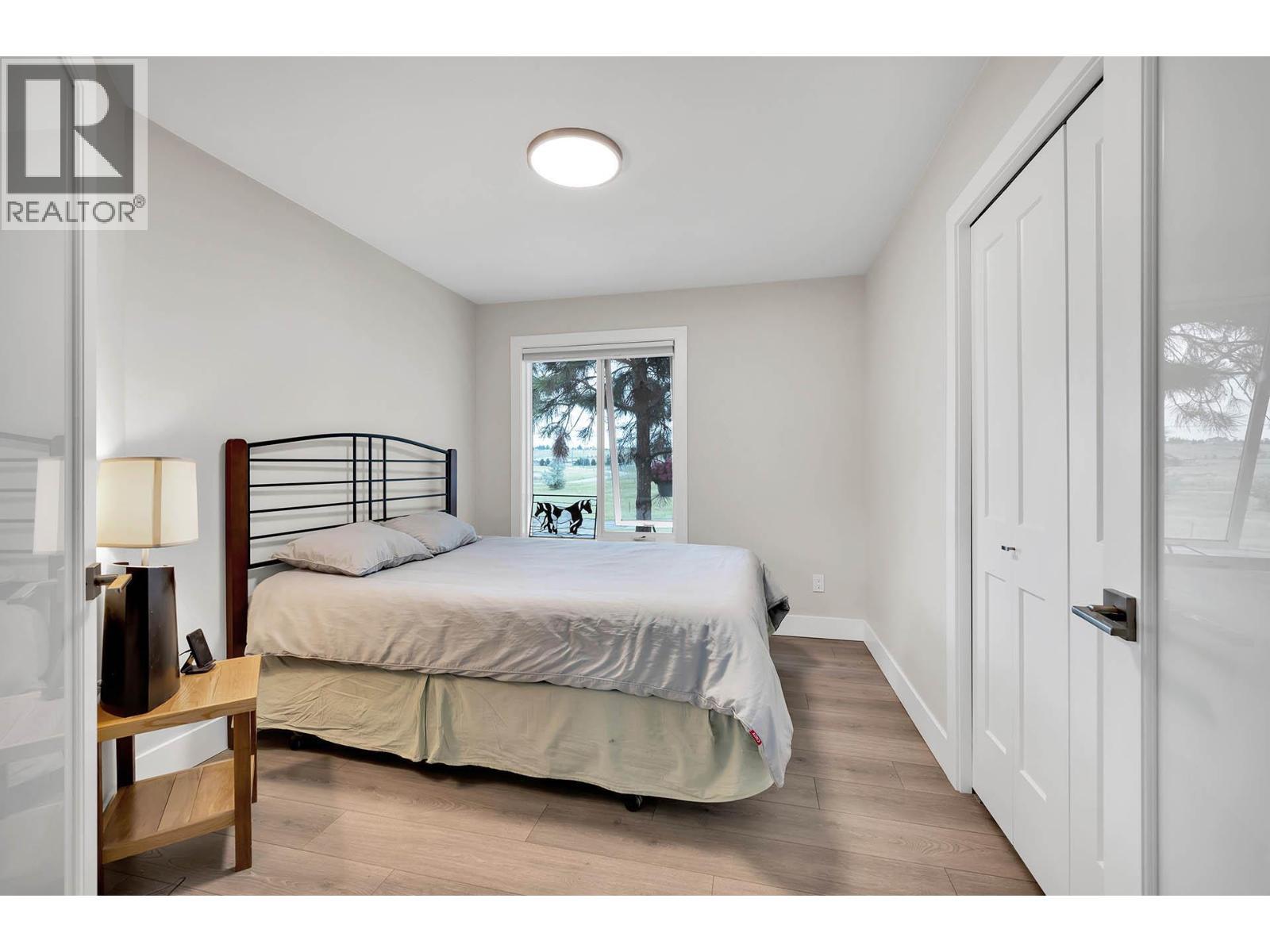 2740 Simms Place, Kamloops, BC - Indoor Photo Showing Bedroom