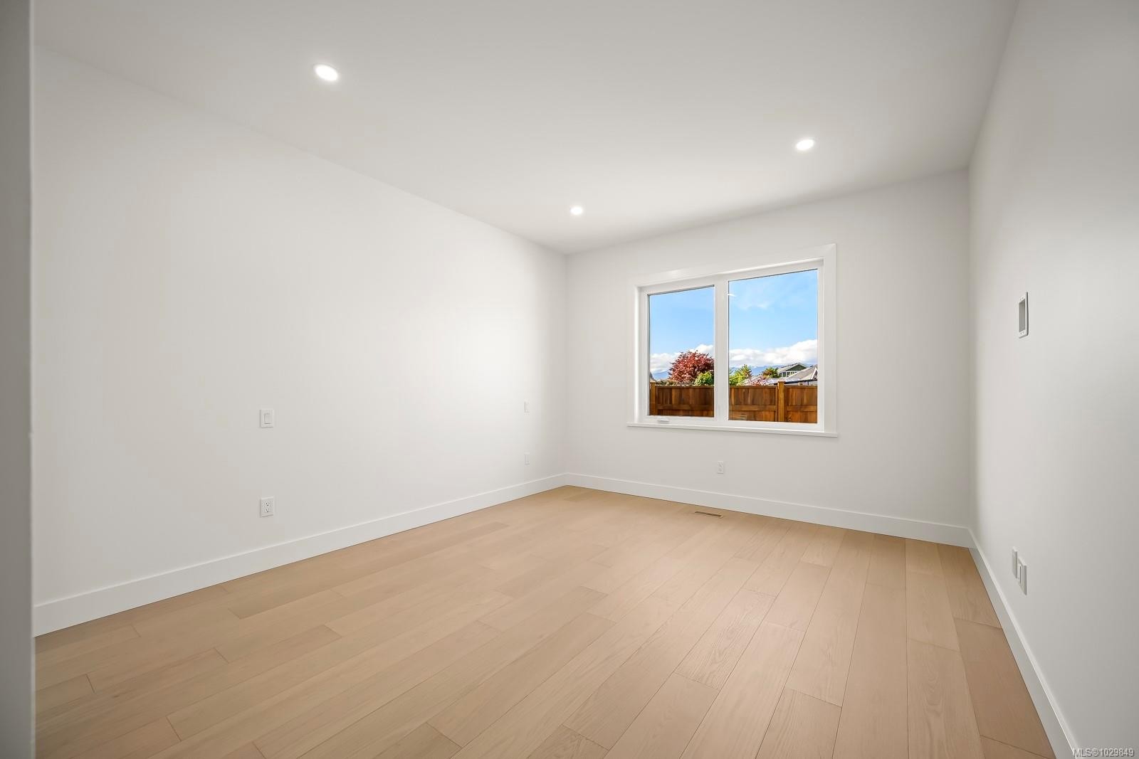 #3-865 Grumman Pl, Comox, BC - Indoor Photo Showing Other Room