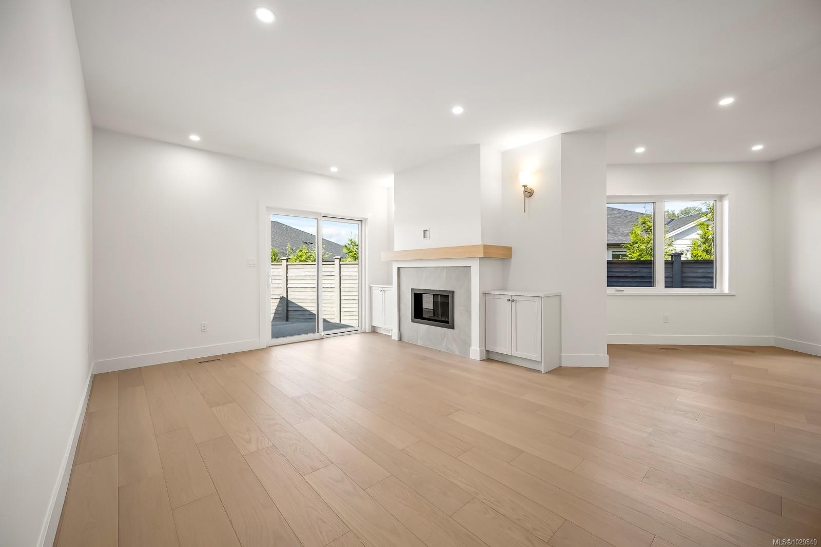 #3-865 Grumman Pl, Comox, BC - Indoor Photo Showing Other Room With Fireplace