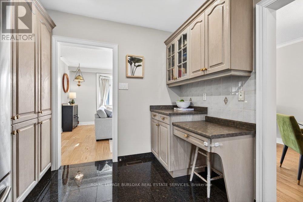 1525 Holburne Road, Mississauga, ON - Indoor