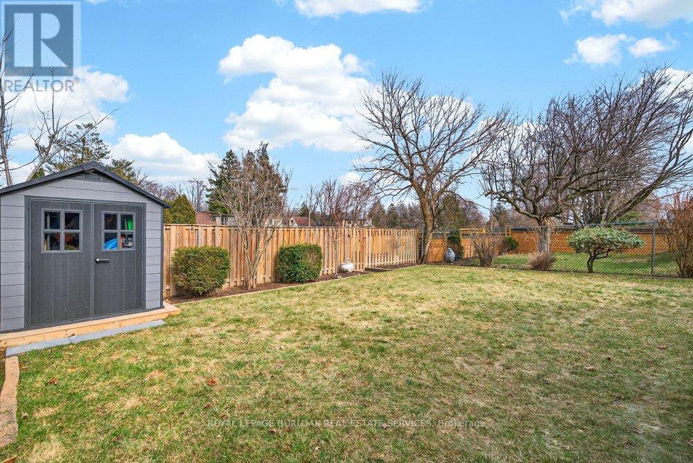 1525 Holburne Road, Mississauga, ON - Outdoor