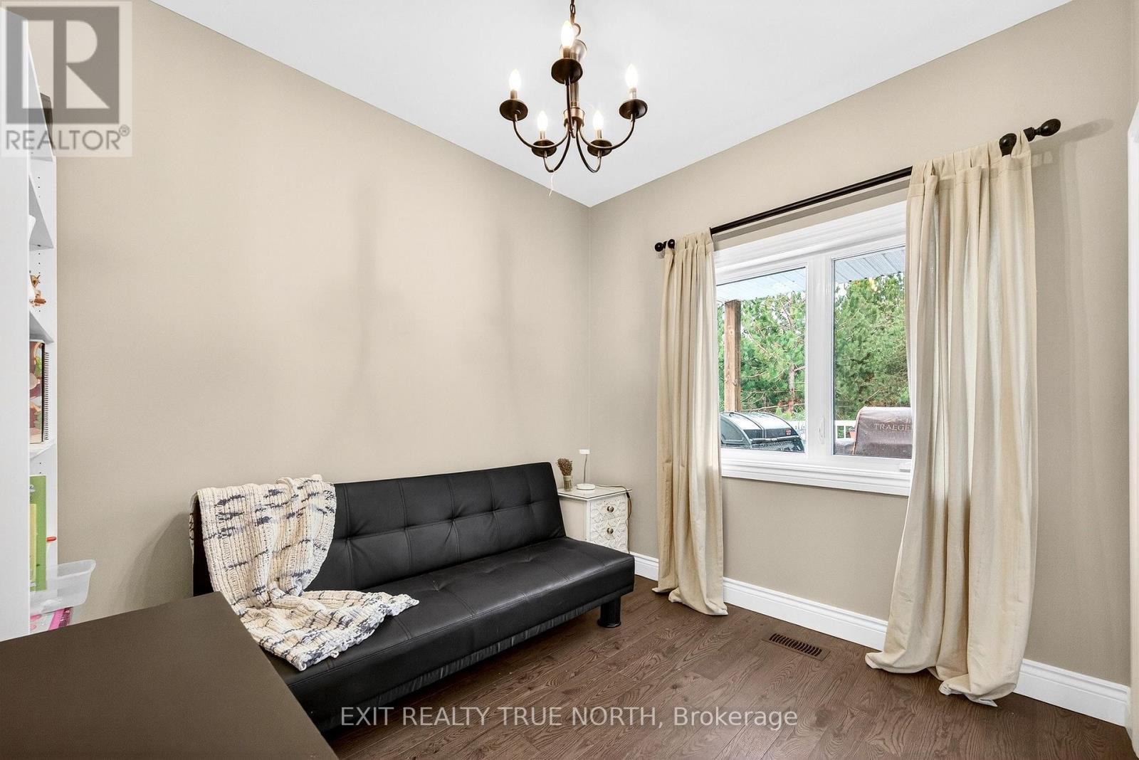 139 Rue Eric, Tiny, ON - Indoor