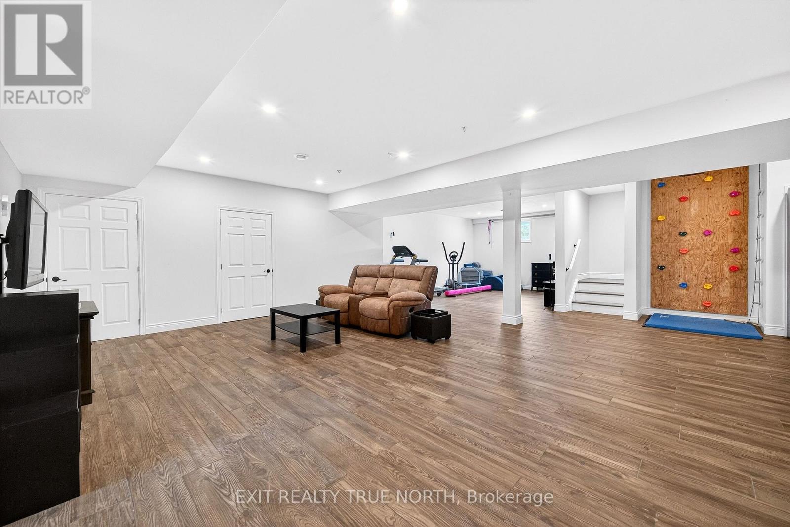 139 Rue Eric, Tiny, ON - Indoor