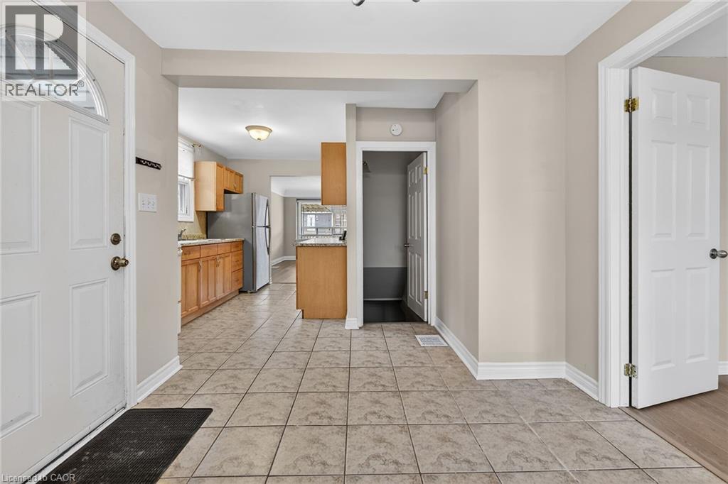 219 East 21St Street, Hamilton, ON - Indoor