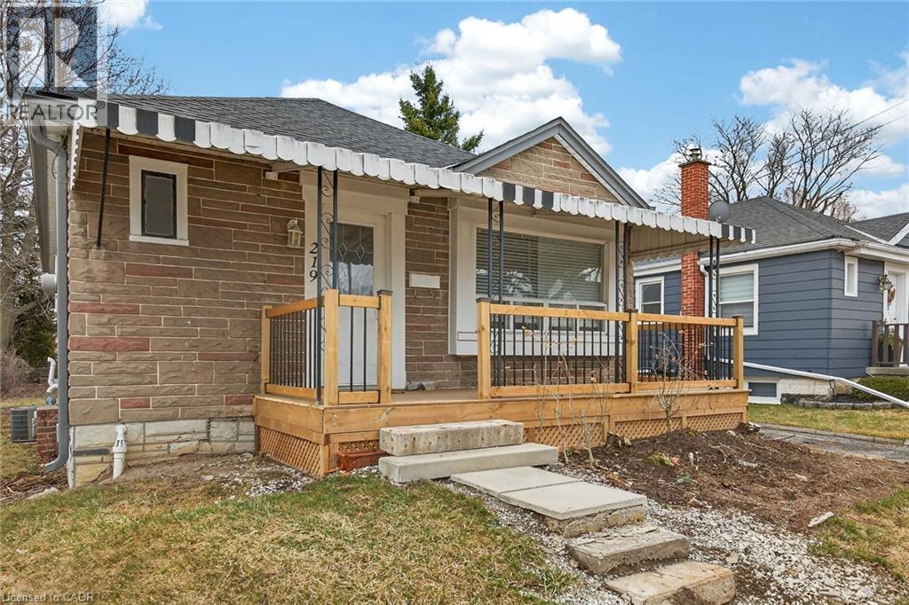 219 East 21St Street, Hamilton, ON - Outdoor With Deck Patio Veranda