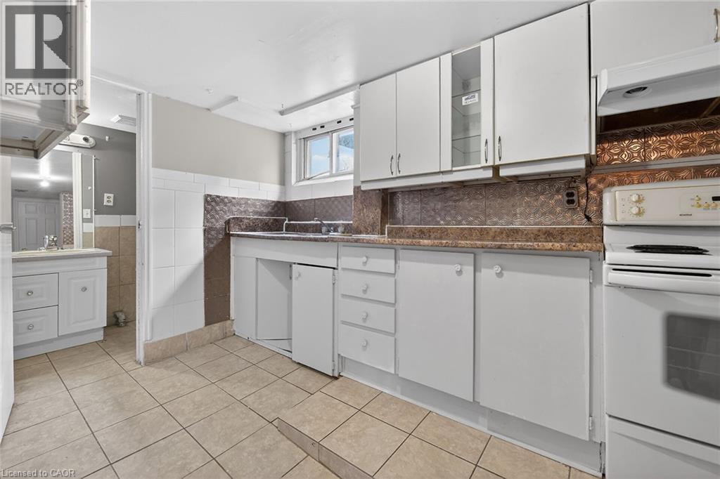 219 East 21St Street, Hamilton, ON - Indoor Photo Showing Kitchen