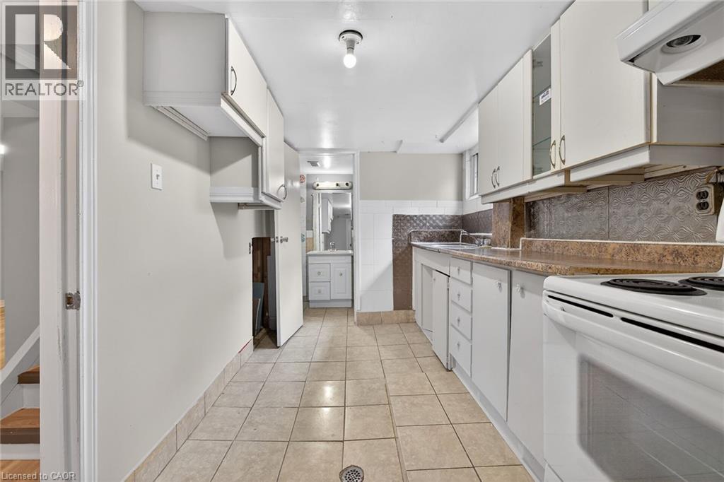 219 East 21St Street, Hamilton, ON - Indoor Photo Showing Kitchen