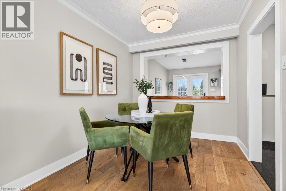 1525 Holburne Road, Mississauga, ON - Indoor Photo Showing Dining Room