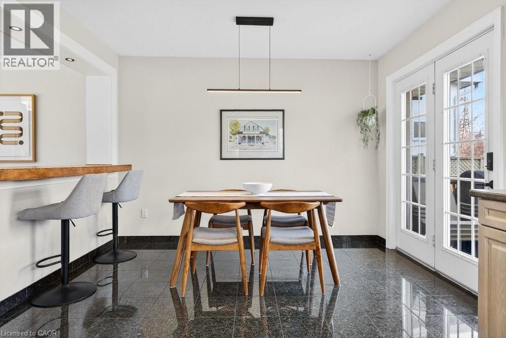 1525 Holburne Road, Mississauga, ON - Indoor Photo Showing Dining Room