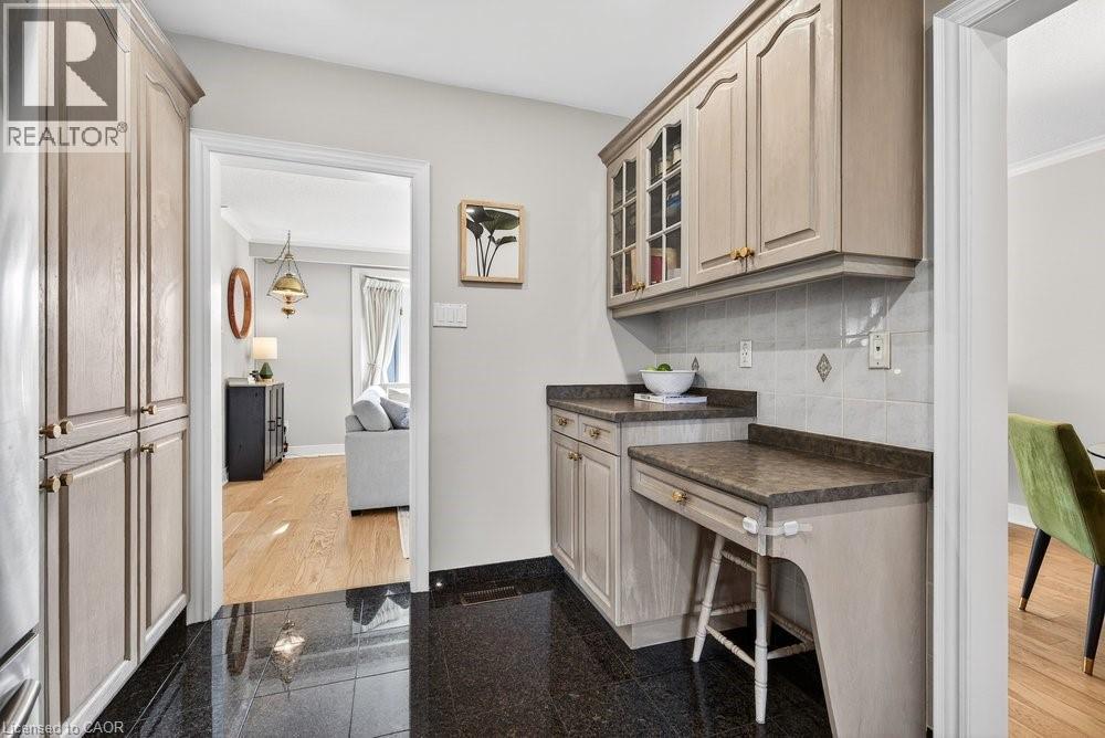 1525 Holburne Road, Mississauga, ON - Indoor Photo Showing Other Room