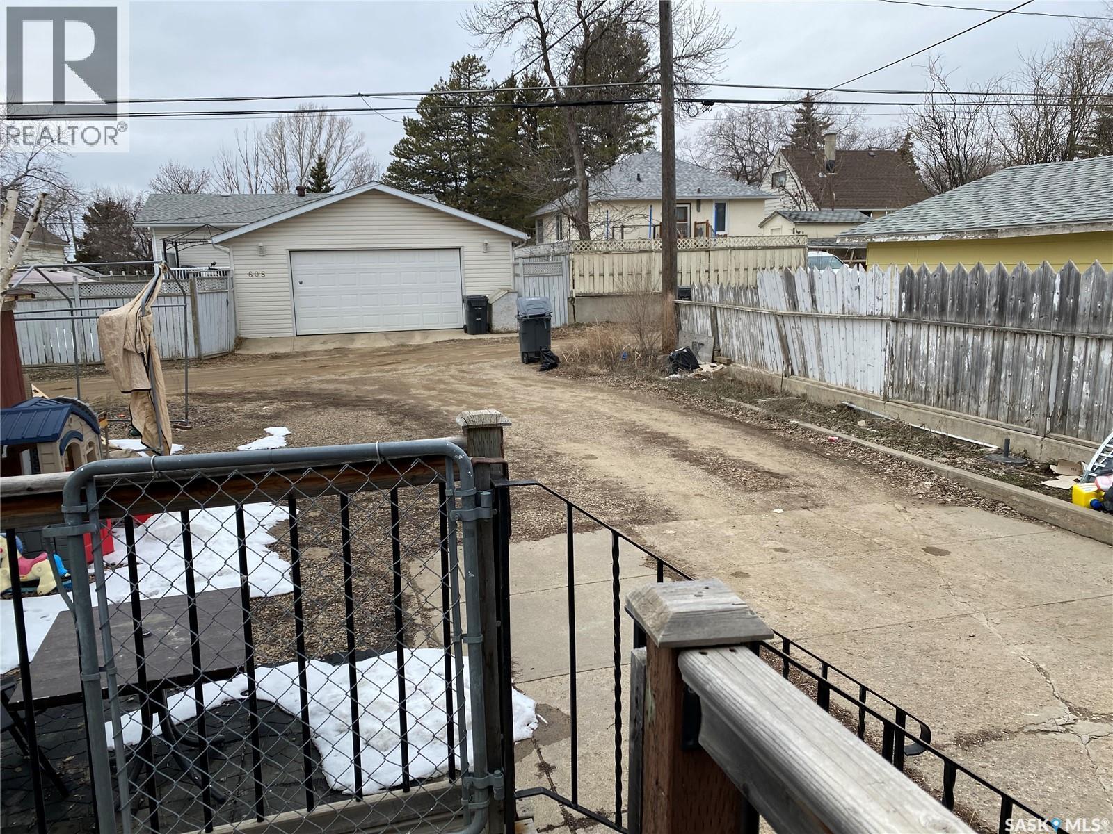 612 2Nd Avenue Nw, Swift Current, SK - Outdoor With Exterior