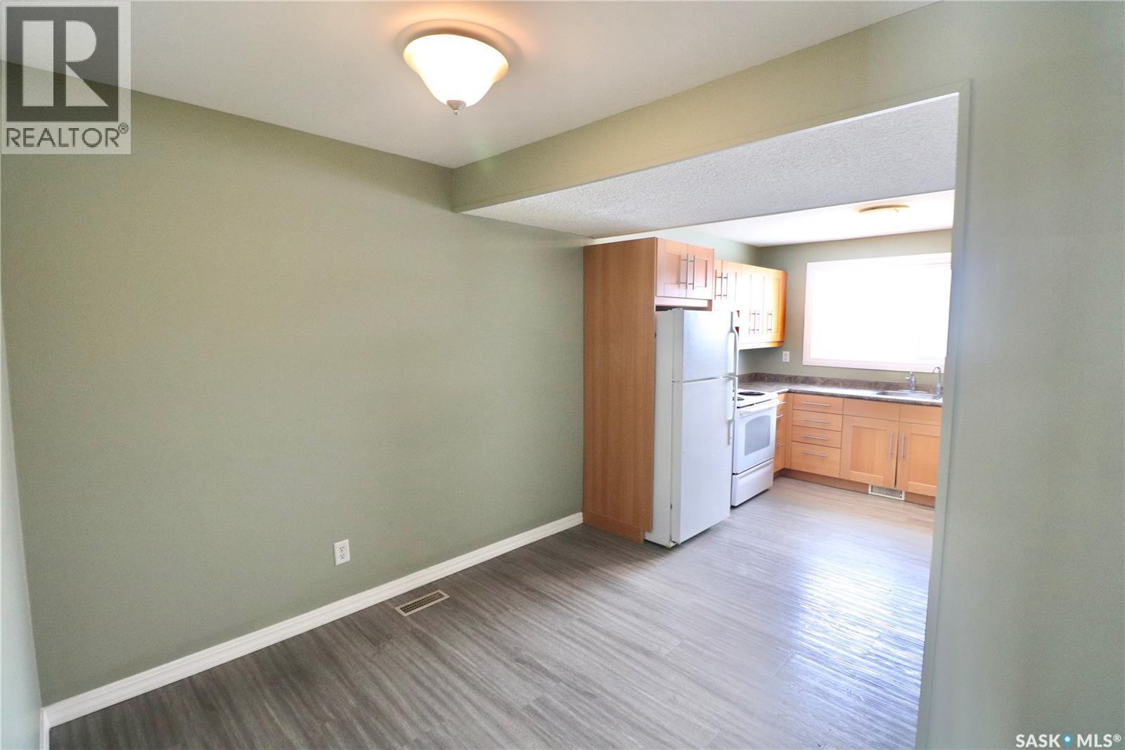 35 Mackenzie Way, Regina, SK - Indoor Photo Showing Other Room