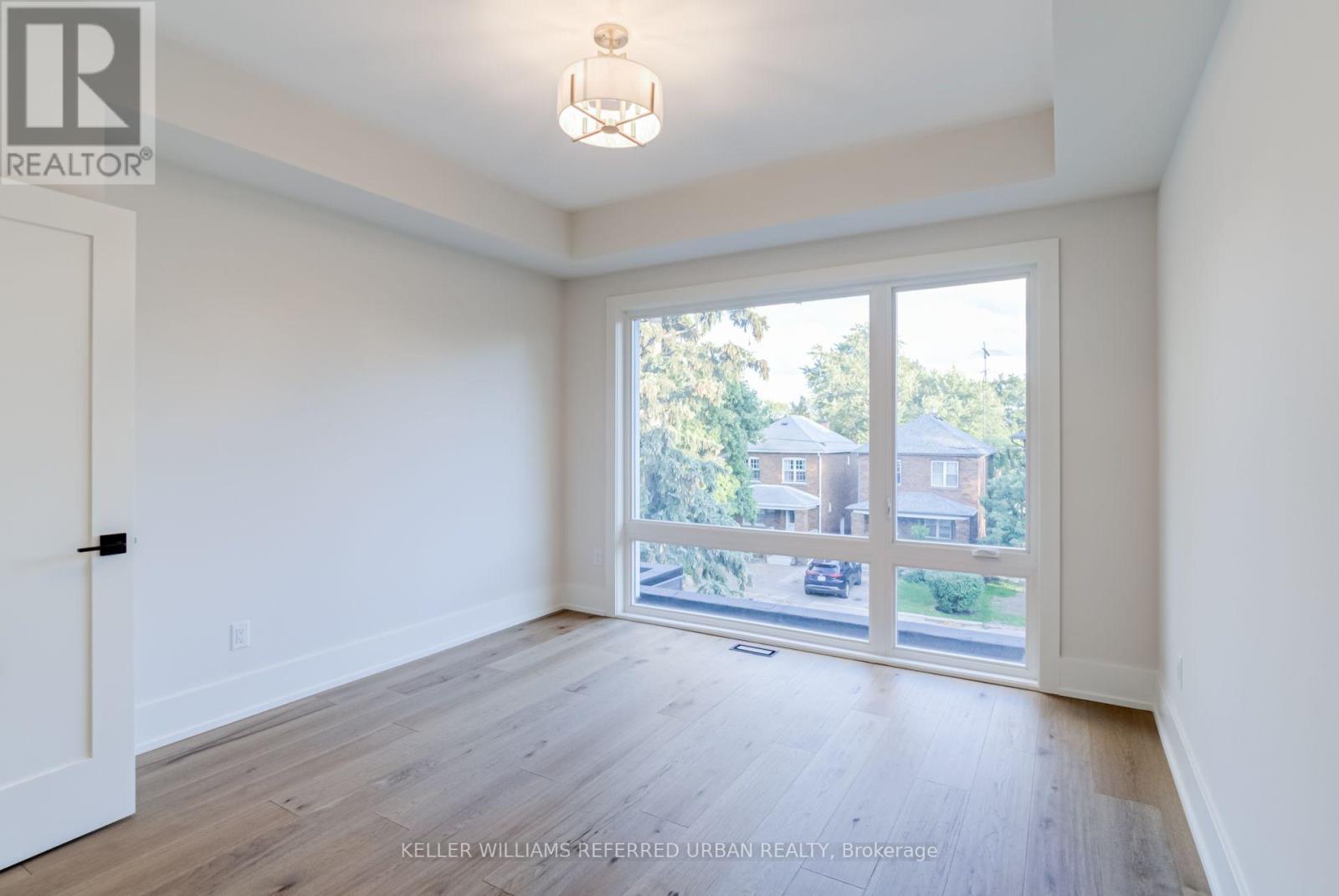 62 Ash Crescent, Toronto, ON - Indoor Photo Showing Other Room