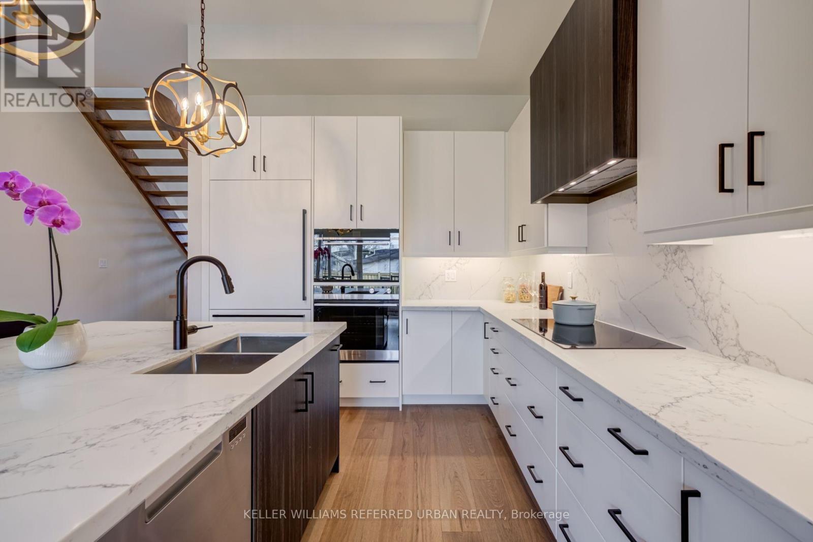 62 Ash Crescent, Toronto, ON - Indoor Photo Showing Kitchen With Double Sink With Upgraded Kitchen