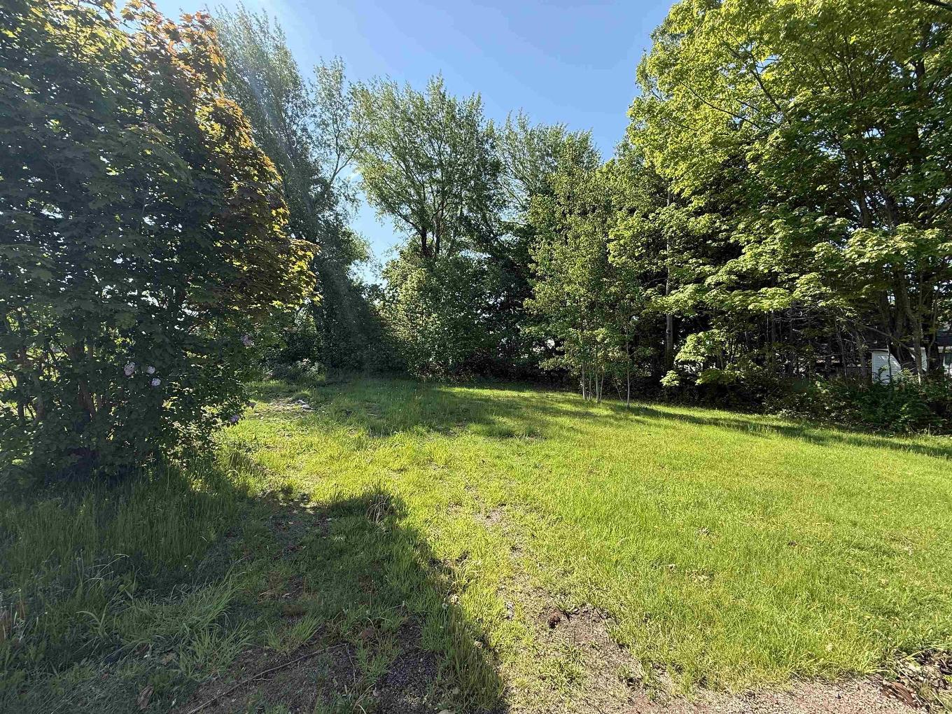 8 Newton Avenue, Amherst, NS