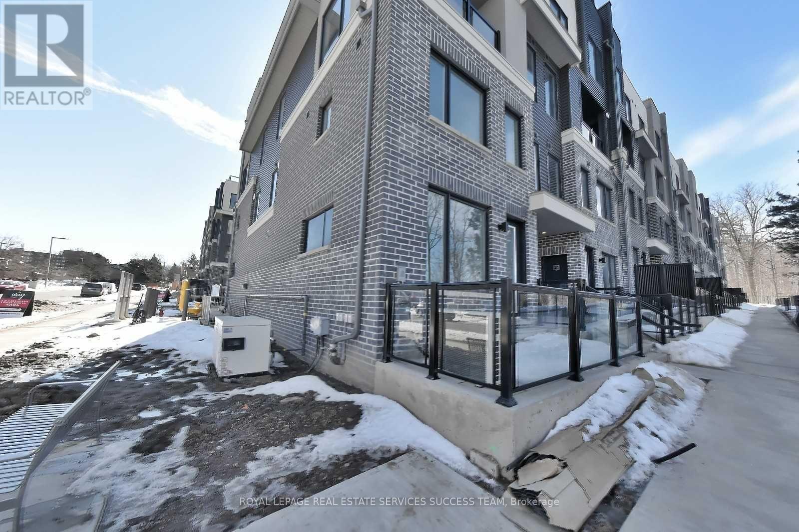 24 - 3473 Widdicombe Way, Mississauga, ON - Outdoor