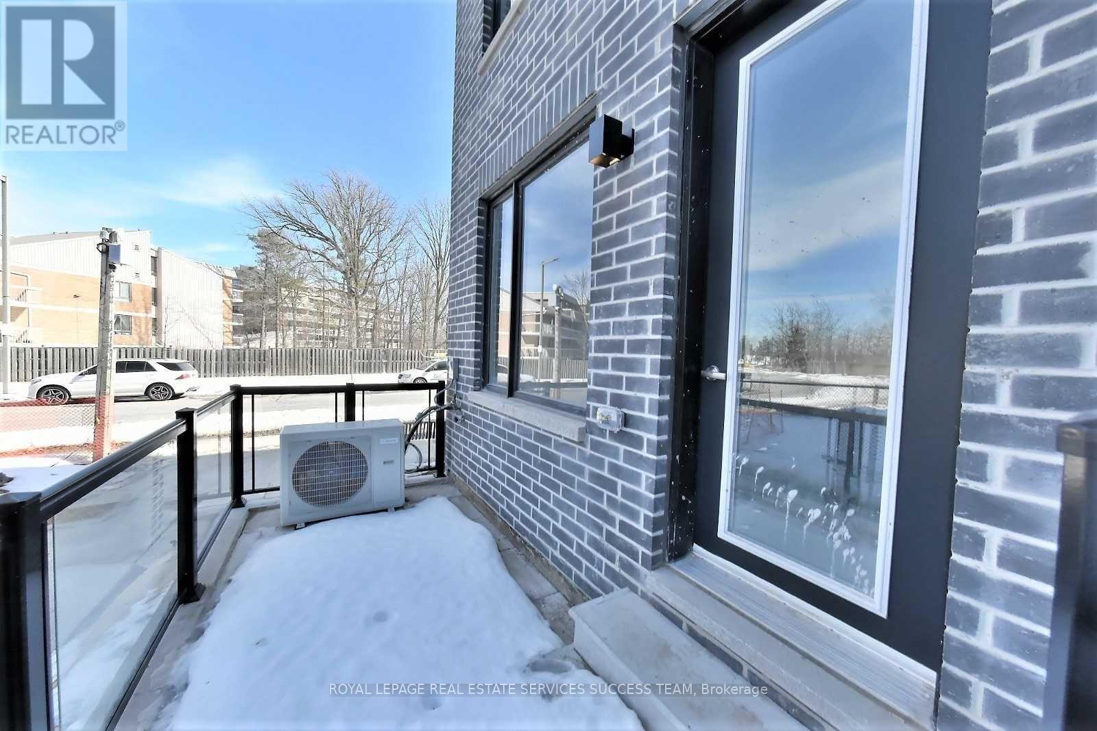 24 - 3473 Widdicombe Way, Mississauga, ON - Outdoor With Exterior