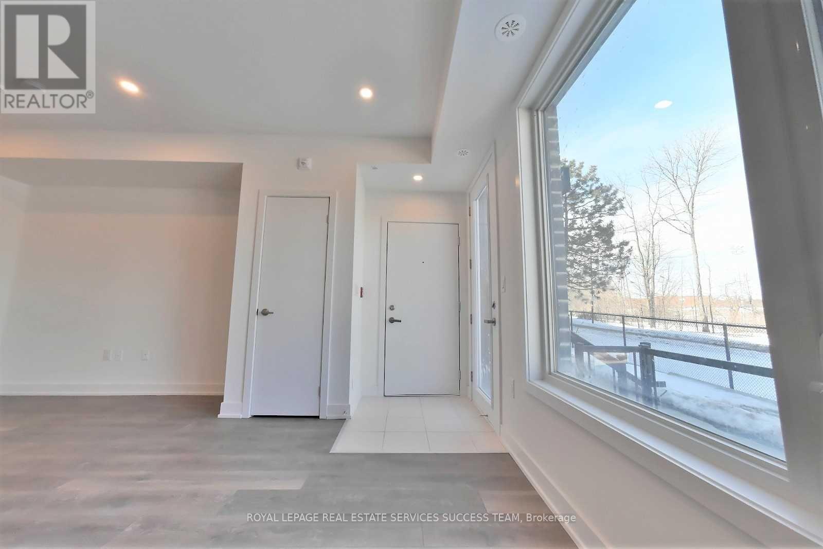 24 - 3473 Widdicombe Way, Mississauga, ON - Indoor Photo Showing Other Room