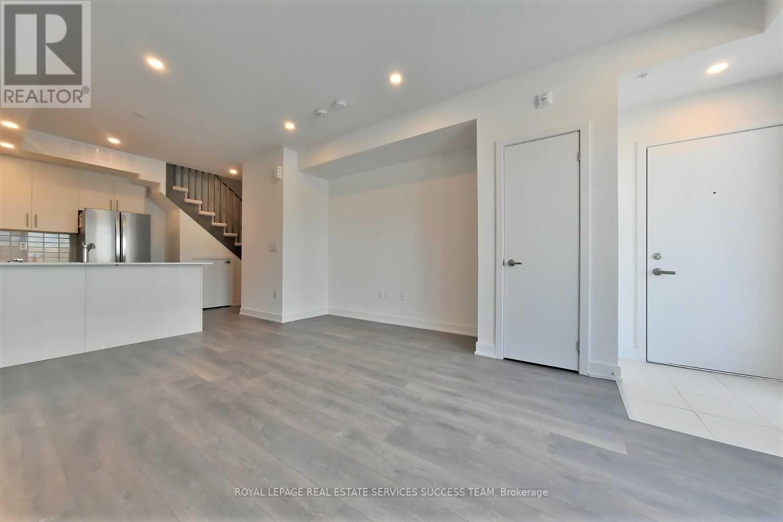 24 - 3473 Widdicombe Way, Mississauga, ON - Indoor Photo Showing Kitchen