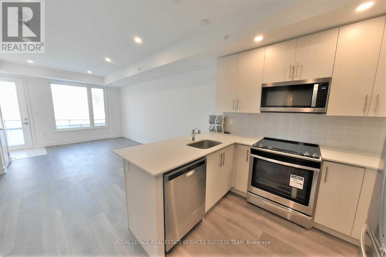 24 - 3473 Widdicombe Way, Mississauga, ON - Indoor Photo Showing Kitchen