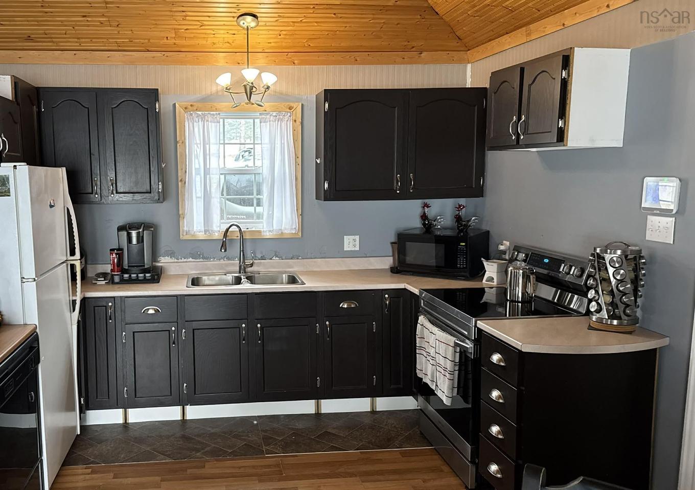 41 Eldoras Lane, Sheet Harbour, NS