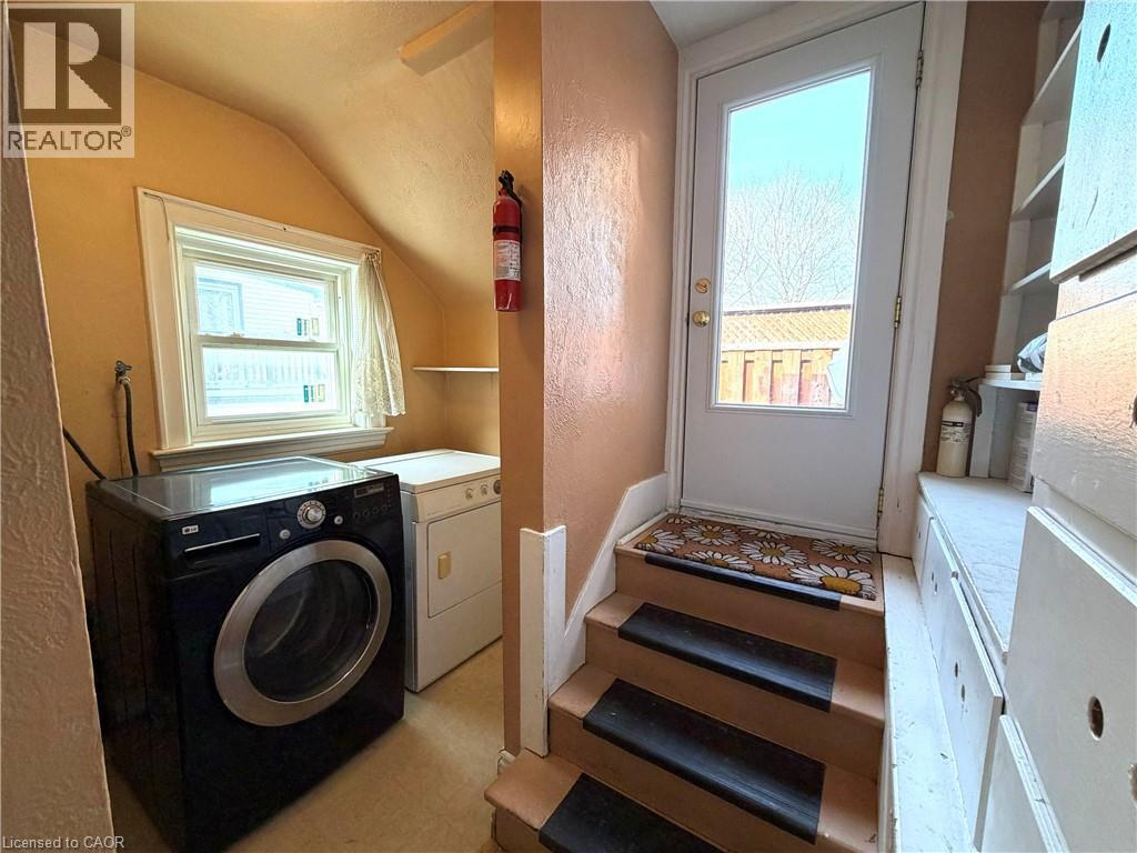 218 Weber Street E, Kitchener, ON - Indoor Photo Showing Laundry Room