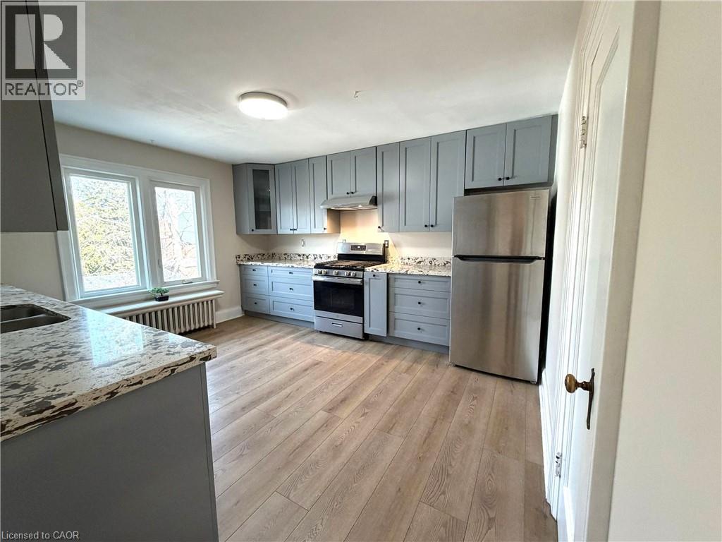 218 Weber Street E, Kitchener, ON - Indoor Photo Showing Kitchen