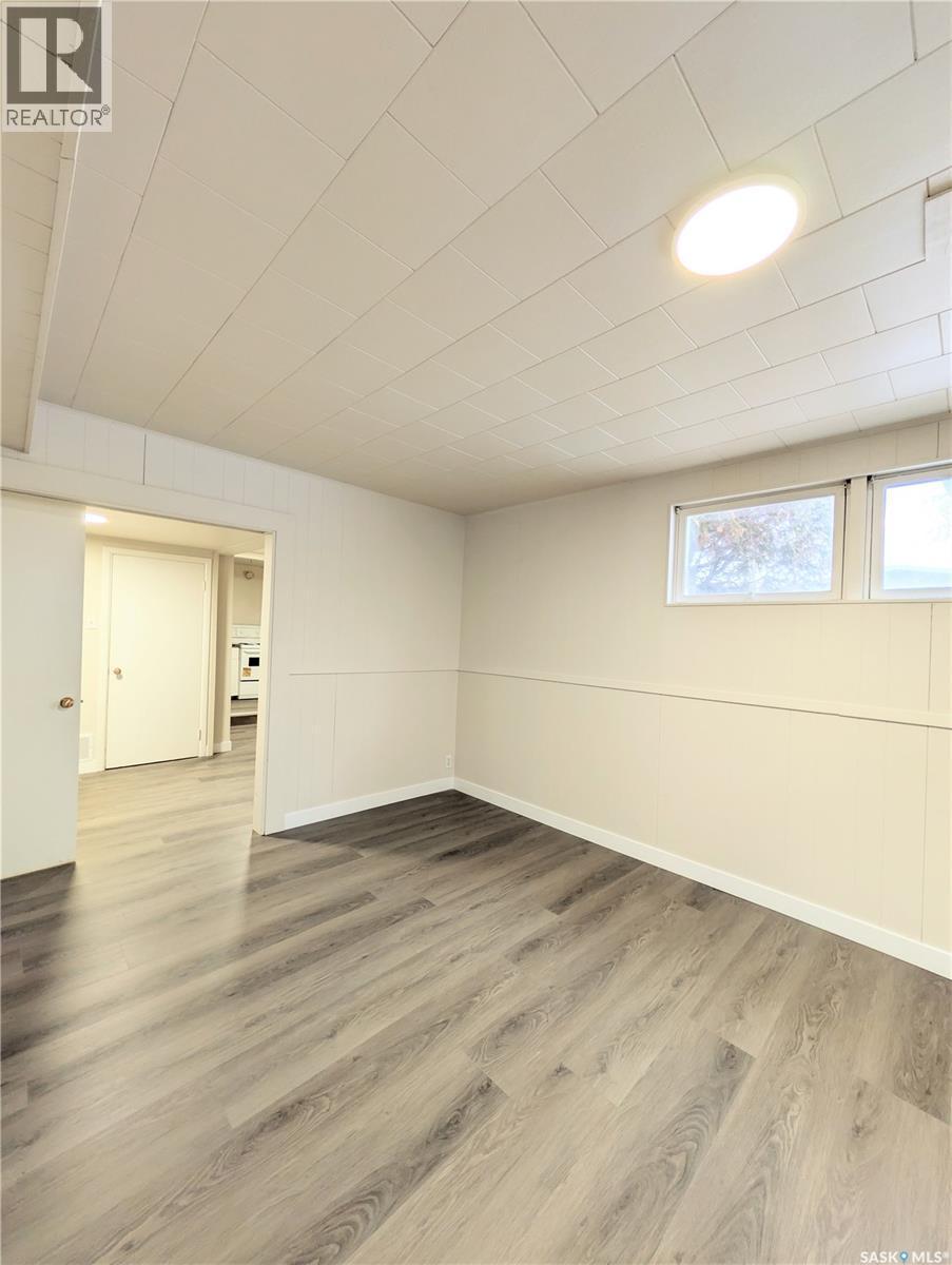 448 6Th Avenue Nw, Swift Current, SK - Indoor