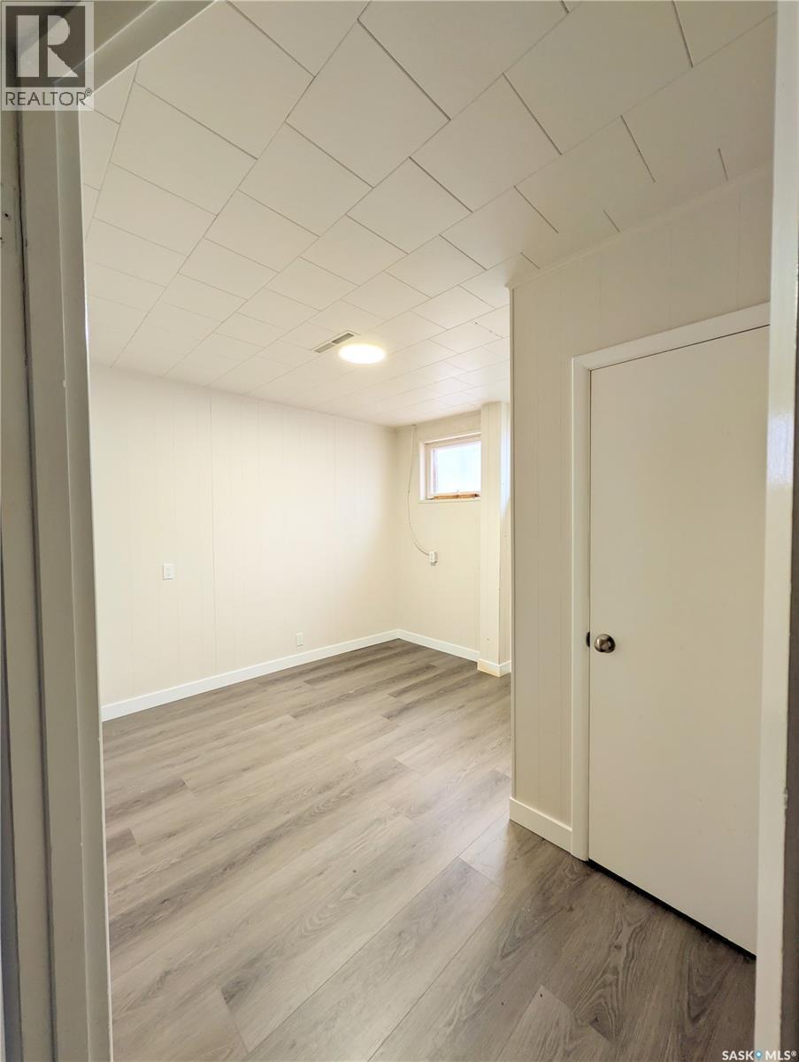 448 6Th Avenue Nw, Swift Current, SK - Indoor