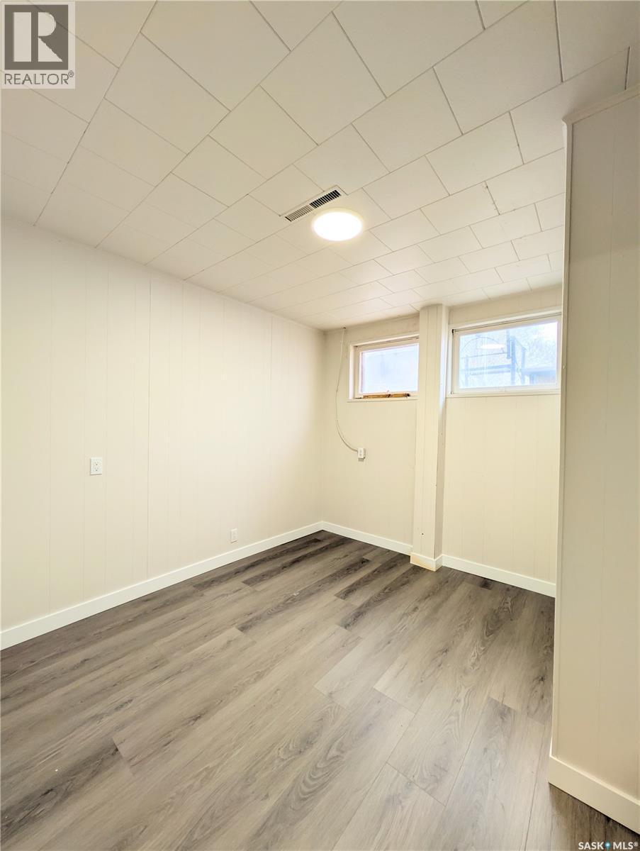 448 6Th Avenue Nw, Swift Current, SK - Indoor