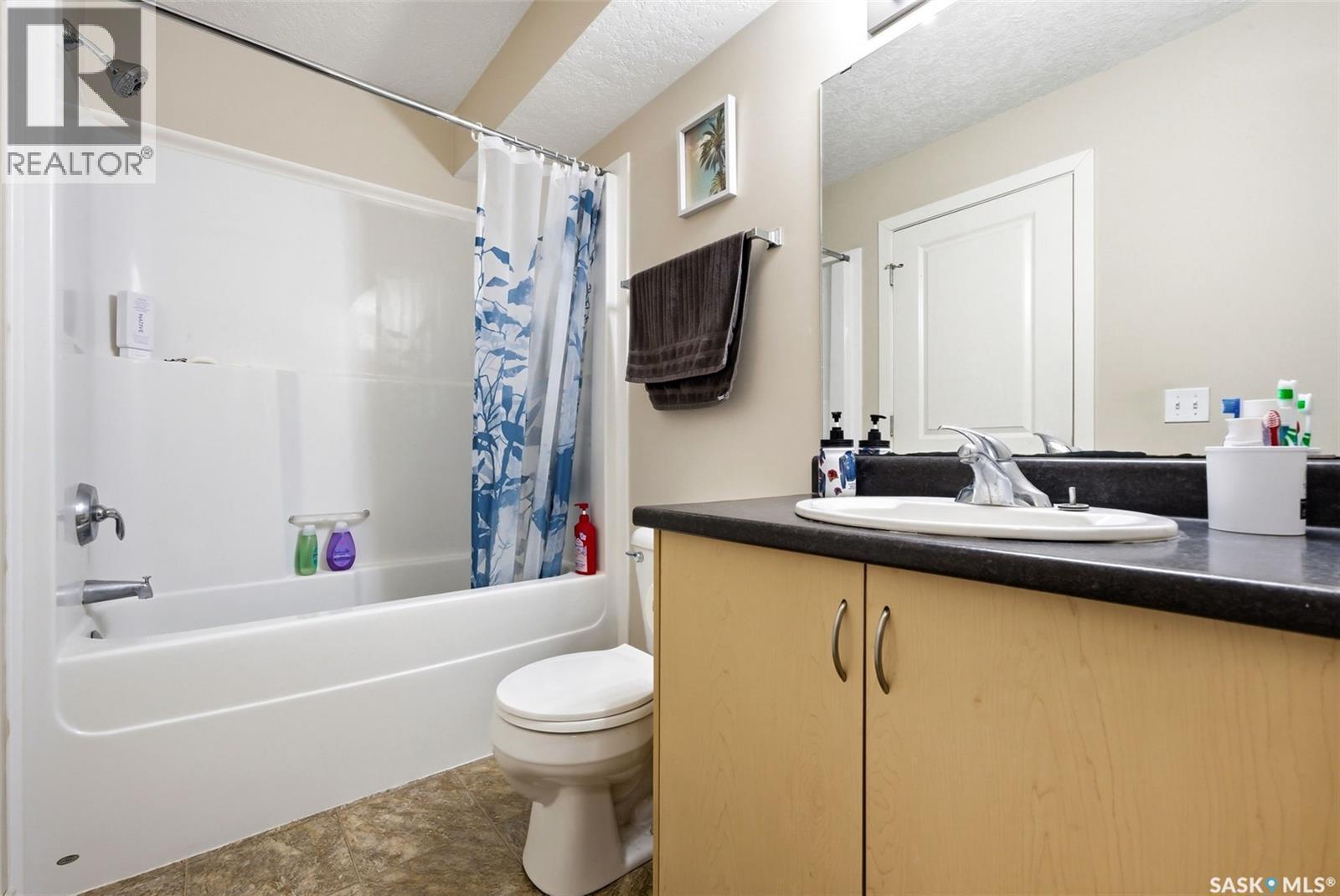 129 5063 James Hill Road, Regina, SK - Indoor Photo Showing Bathroom