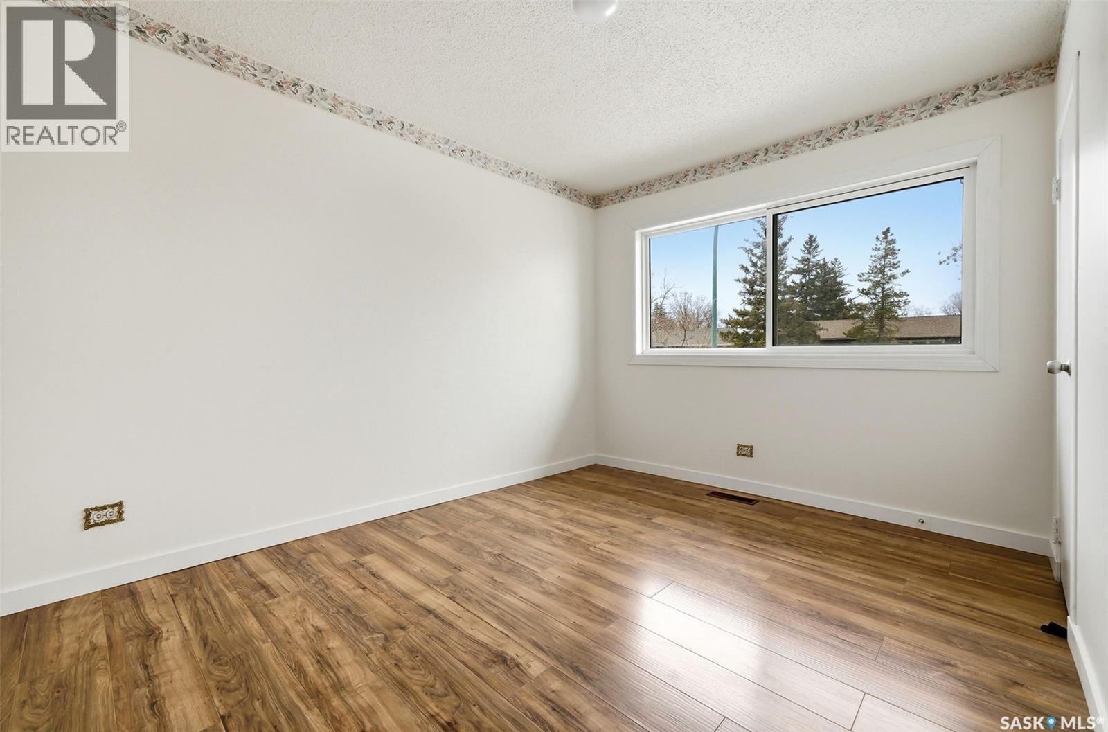 615 Mullin Avenue E, Regina, SK - Indoor Photo Showing Other Room