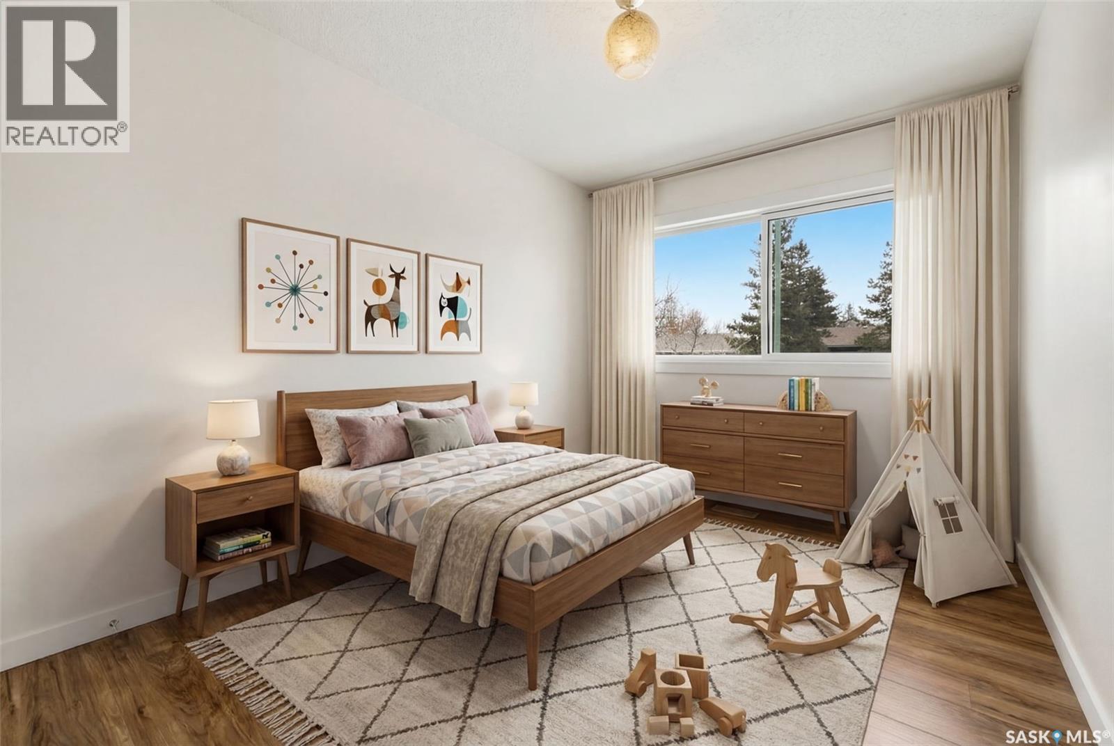 615 Mullin Avenue E, Regina, SK - Indoor Photo Showing Bedroom