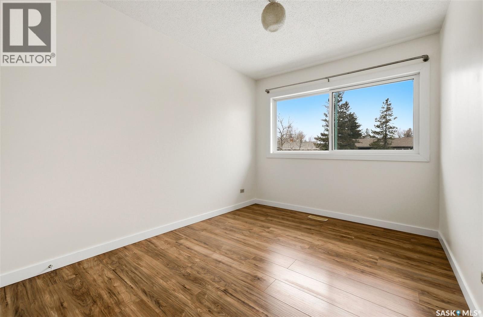 615 Mullin Avenue E, Regina, SK - Indoor Photo Showing Other Room