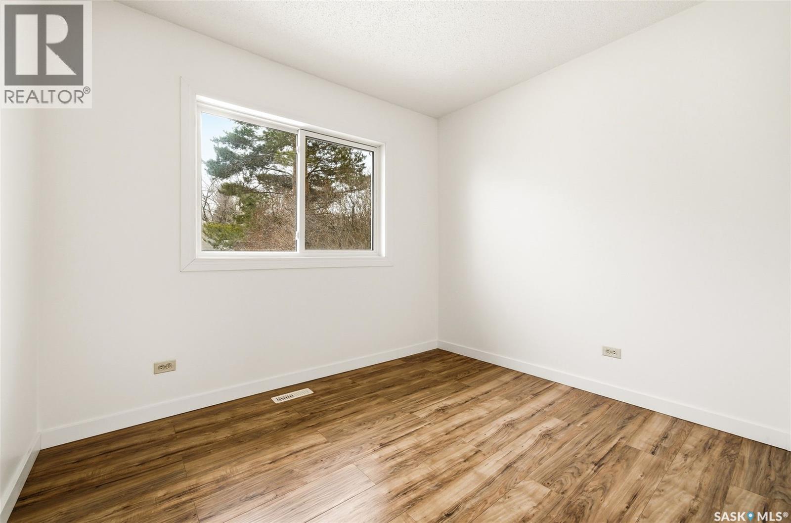 615 Mullin Avenue E, Regina, SK - Indoor Photo Showing Other Room