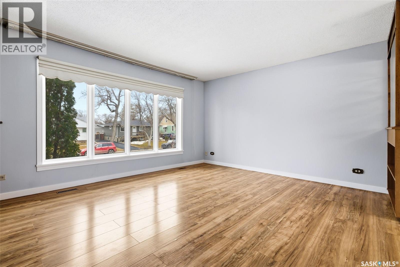 615 Mullin Avenue E, Regina, SK - Indoor Photo Showing Other Room